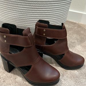 Sorel boots 8